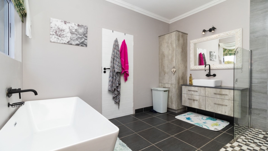3 Bedroom Property for Sale in Berghof Western Cape